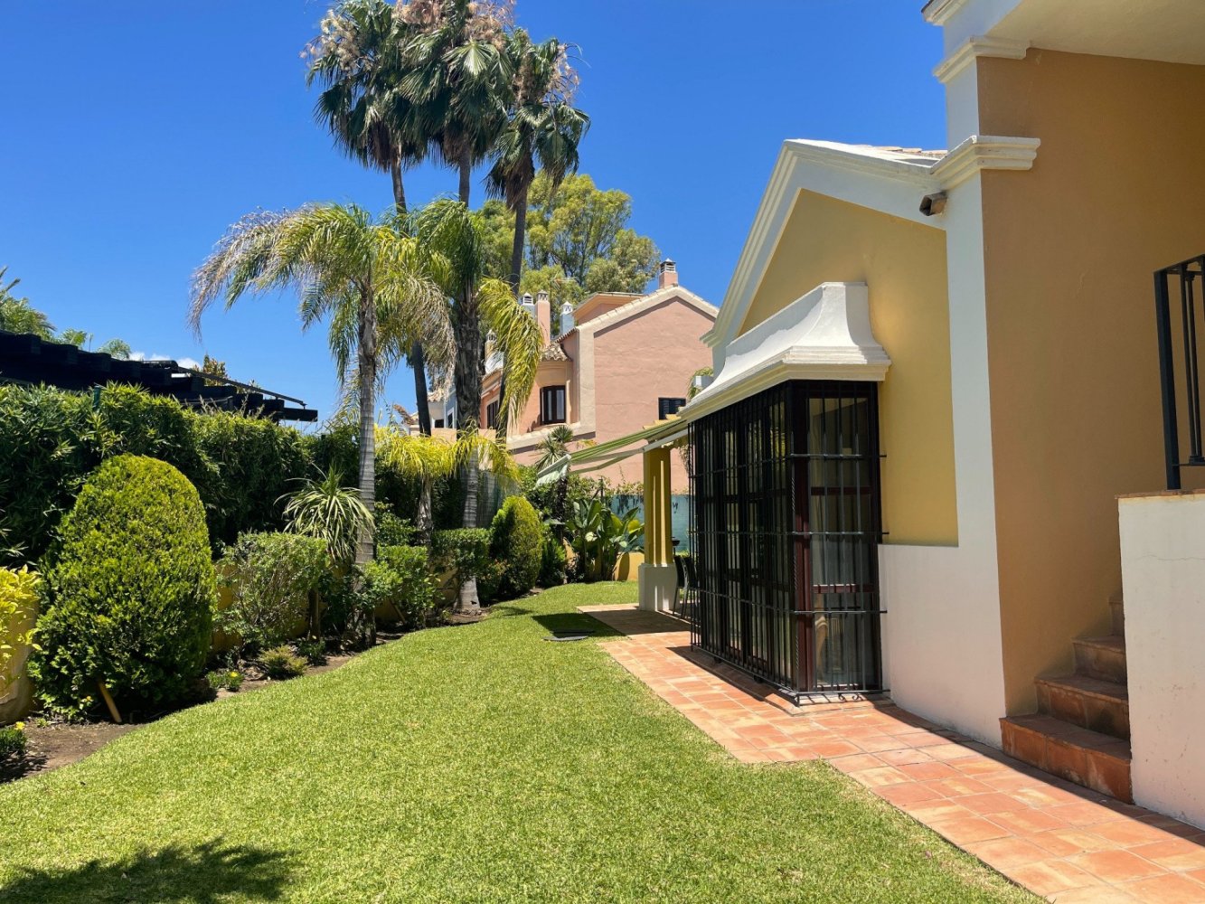 4 bedrooms Villa in San Pedro de Alcantara, Spain No. 4776