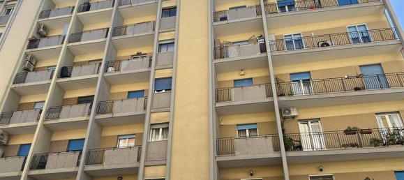 2 rooms Apartment in Bari, Italy No. 37498 8