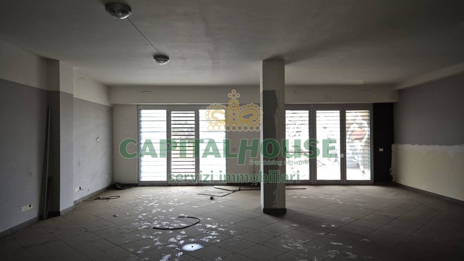 95m² Commercial property in Portico di Caserta, Italy No. 229719