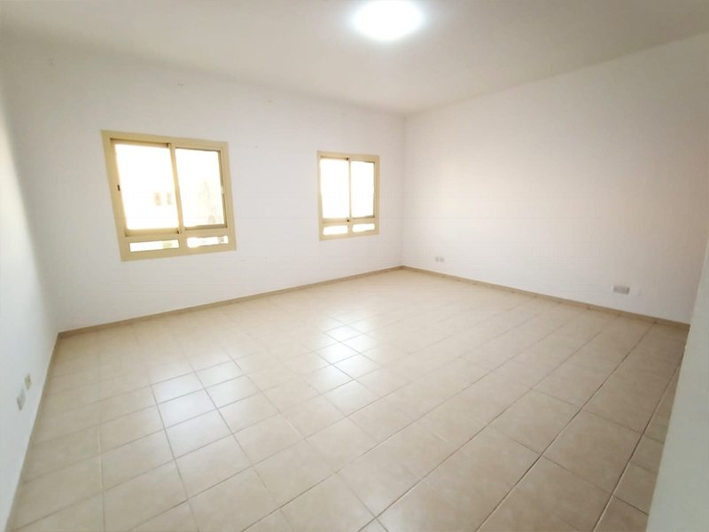 Moradia comercial T4 em Shakhbout City, UAE N.º 39555