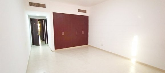 Moradia comercial T4 em Shakhbout City, UAE N.º 39555 4