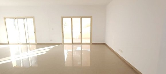 Moradia comercial T4 em Shakhbout City, UAE N.º 39555 3