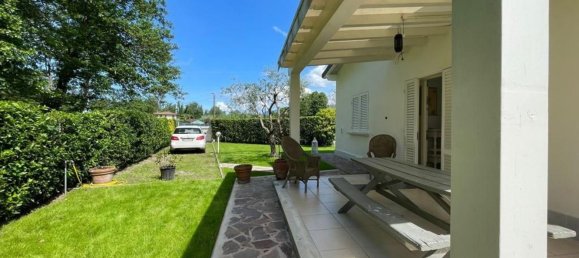 5 rooms House in Forte dei Marmi, Italy No. 227924 4