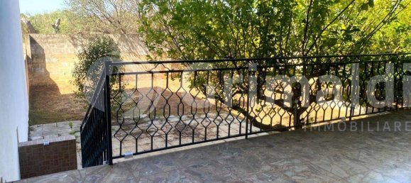 3 bedrooms House in Sannicola, Italy No. 354062 3