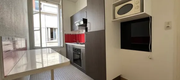 1 chambre Appartement à Saint-Amand-Montrond, France No. 350963 6