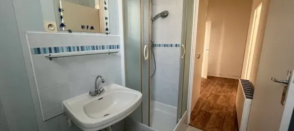 1 chambre Appartement à Saint-Amand-Montrond, France No. 350963 7