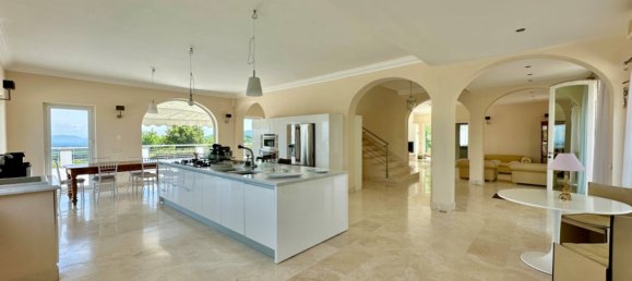 5 bedrooms Villa in Bassano Romano, Italy No. 272669 4