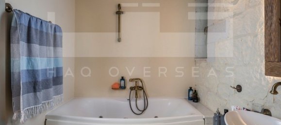 4 bedrooms Villa in Crete, Greece No. 345 10