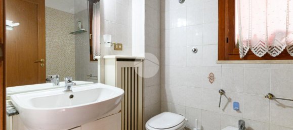 4 rooms Apartment in Rome, Italy No. 232657 22