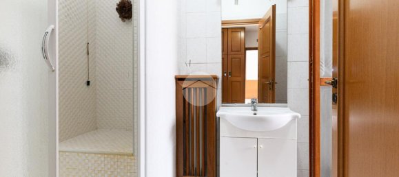 4 rooms Apartment in Rome, Italy No. 232657 17