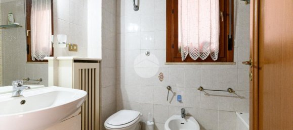 4 rooms Apartment in Rome, Italy No. 232657 20