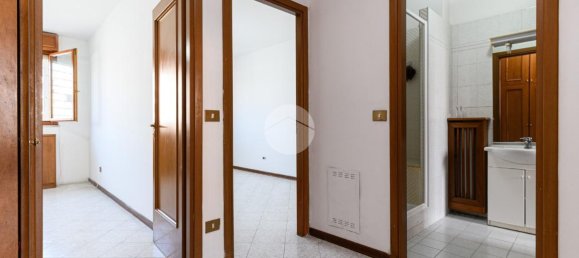 4 rooms Apartment in Rome, Italy No. 232657 2