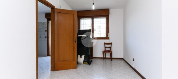 4 rooms Apartment in Rome, Italy No. 232657 32