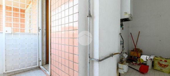 4 rooms Apartment in Rome, Italy No. 232657 39