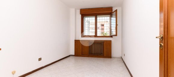 4 rooms Apartment in Rome, Italy No. 232657 13