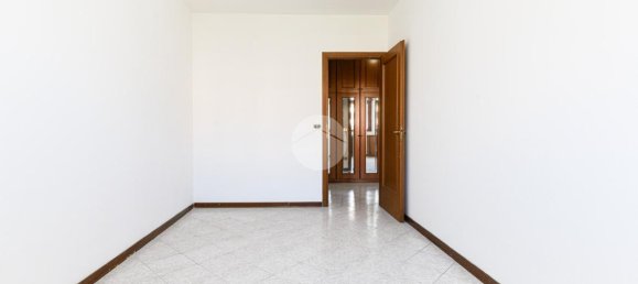 4 rooms Apartment in Rome, Italy No. 232657 10