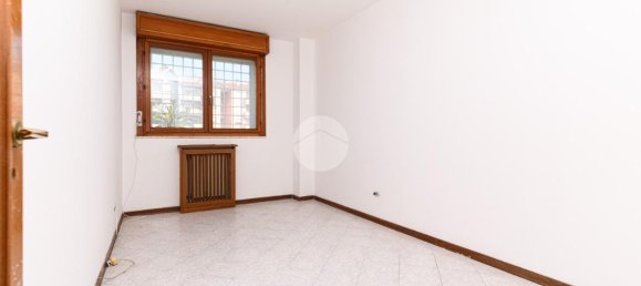 4 rooms Apartment in Rome, Italy No. 232657 9