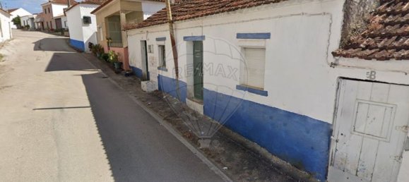 2 bedrooms House in Santarem, Portugal No. 24059 2