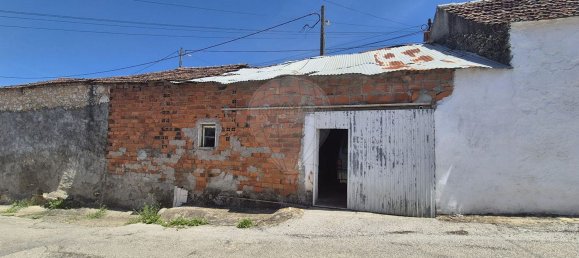 2 bedrooms House in Santarem, Portugal No. 24059 12