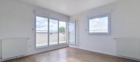 2 bedrooms Apartment in Chennevieres-sur-Marne, France No. 183379 4