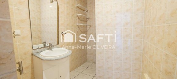 4 bedrooms House in Guiscard, France No. 63616 11