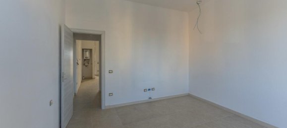 3-salle Appartement à Bondeno, Italy No. 37704 8