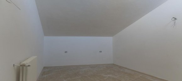 3-salle Appartement à Bondeno, Italy No. 37704 7