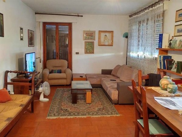 7 rooms Villa in Lucca, Italy No. 11673