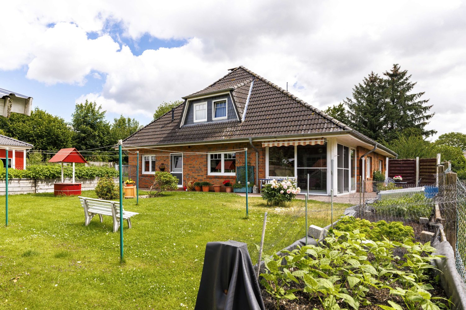 6 rooms Townhouse in Schleswig-Flensburg, Germany No. 242209