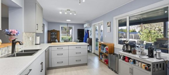 5 Schlafzimmer Haus in British Columbia, Canada, Nr. 1175 10