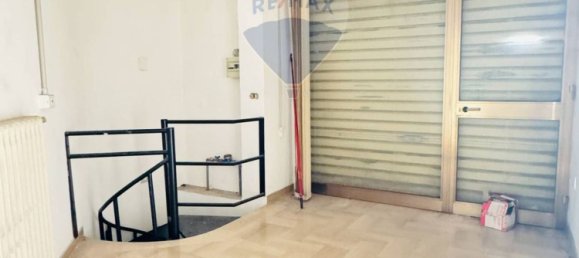 438m² Commercial property in Andria, Italy No. 361545 4