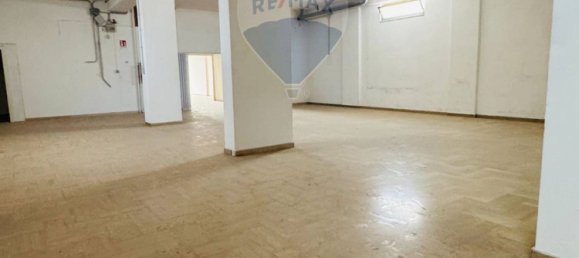 438m² Commercial property in Andria, Italy No. 361545 6
