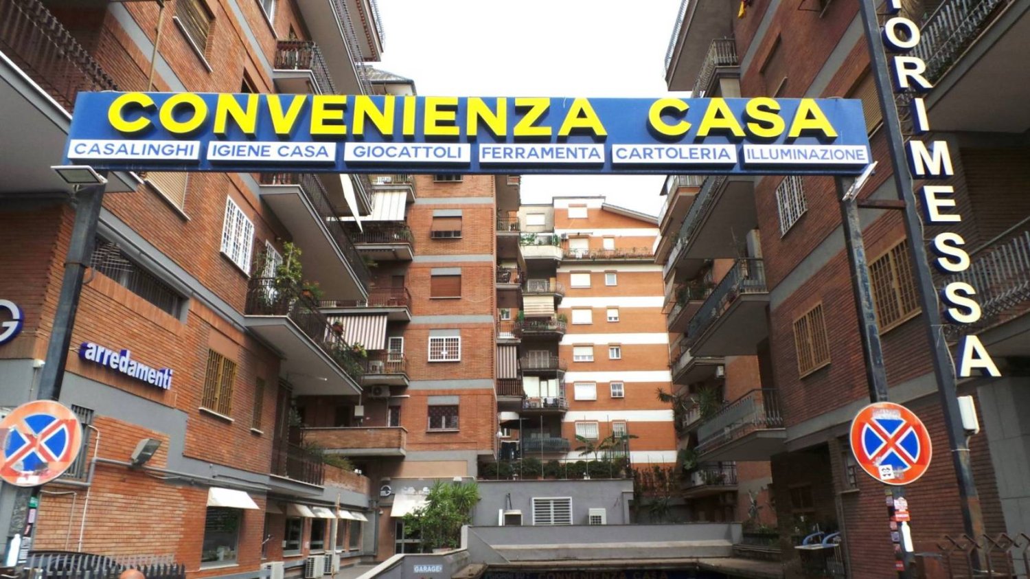 Propiedad comercial de 2 habitaciónes en Rome, Italy No. 348419