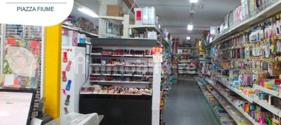 Propiedad comercial de 2 habitaciónes en Rome, Italy No. 348419 7