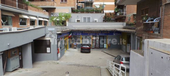 Propiedad comercial de 2 habitaciónes en Rome, Italy No. 348419 3
