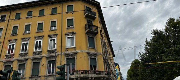 2 bedrooms Apartment in Milan, Italy No. 314315 2