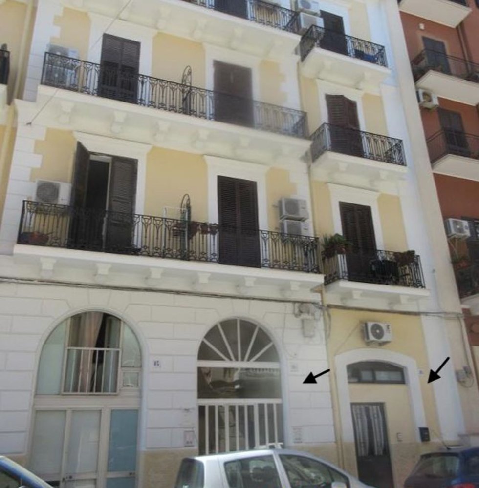 3 bedrooms Apartment in Bari, Italy No. 365465
