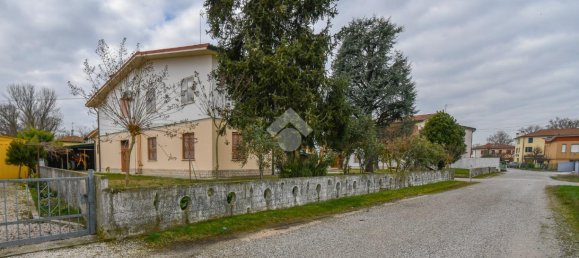 3 rooms Villa in Poggio Renatico, Italy No. 234057 2
