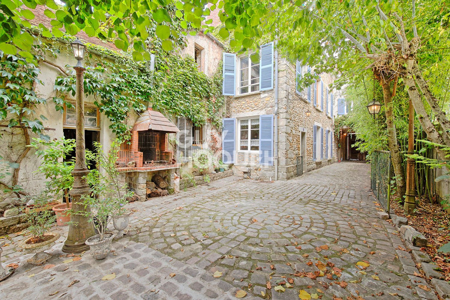 5 bedrooms House in Rozay-en-Brie, France No. 188654