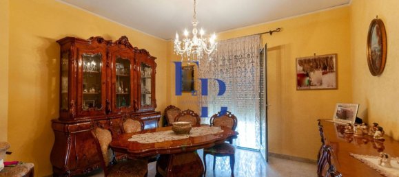 3 Schlafzimmer Wohnung in Palermo, Italy, Nr. 322020 9