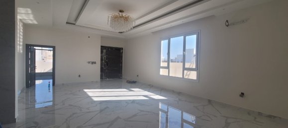 5 bedrooms Villa in Muscat, Oman No. 1139 3