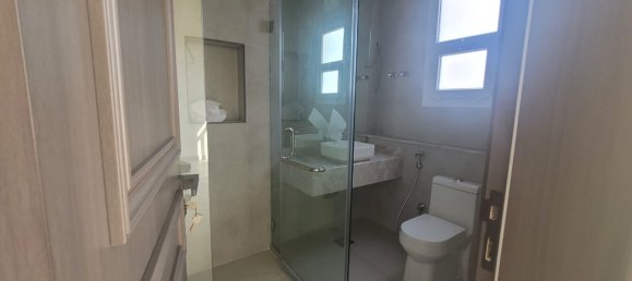 5 bedrooms Villa in Muscat, Oman No. 1139 5