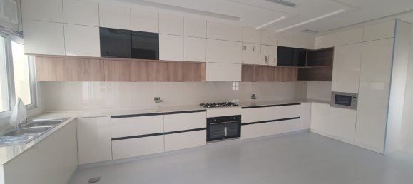 5 bedrooms Villa in Muscat, Oman No. 1139 4