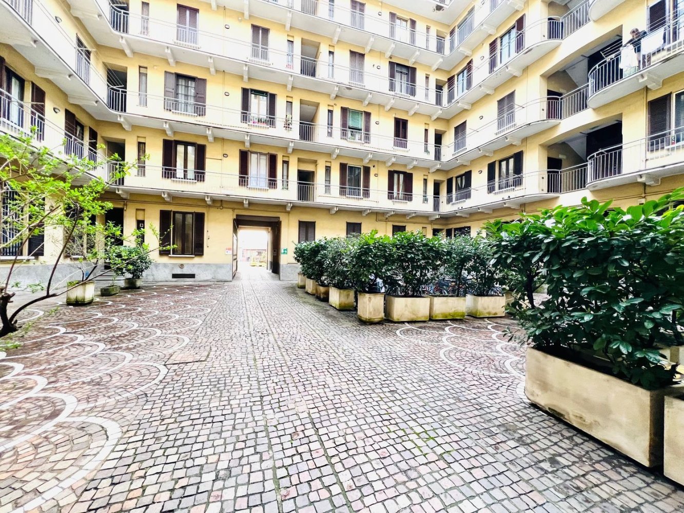 3-Zimmer Wohnung in Milan, Italy, Nr. 247300