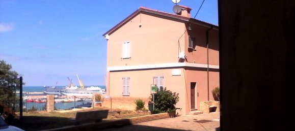 4 rooms Apartment in Ancona, Italy No. 149717 10