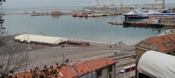 4 rooms Apartment in Ancona, Italy No. 149717 9