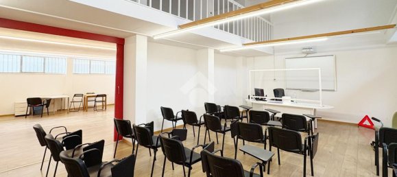 4 rooms Commercial property in Prato, Italy No. 60204 9