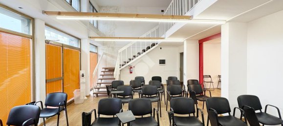 4 rooms Commercial property in Prato, Italy No. 60204 8