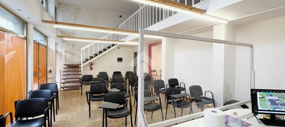 4 rooms Commercial property in Prato, Italy No. 60204 5