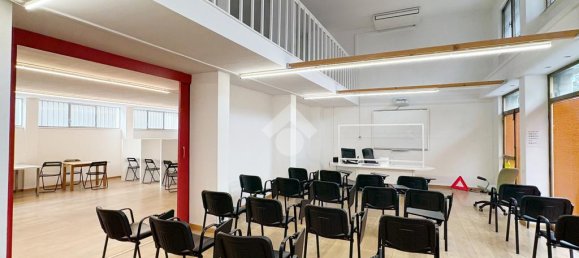 4 rooms Commercial property in Prato, Italy No. 60204 10